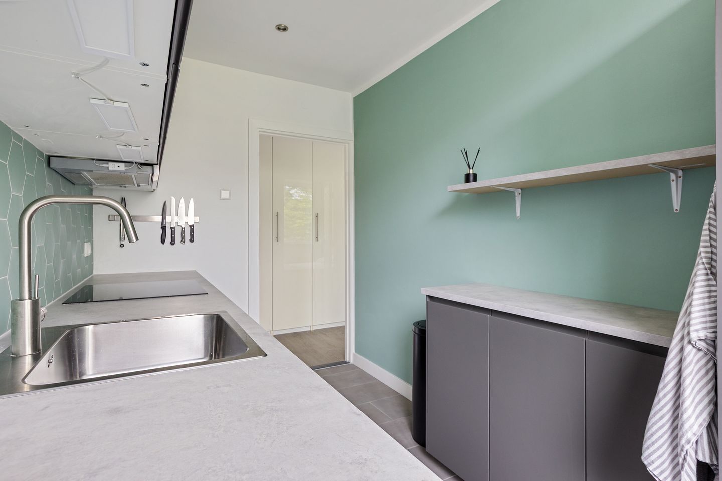 Photo 10 of Colenbranderstraat 3