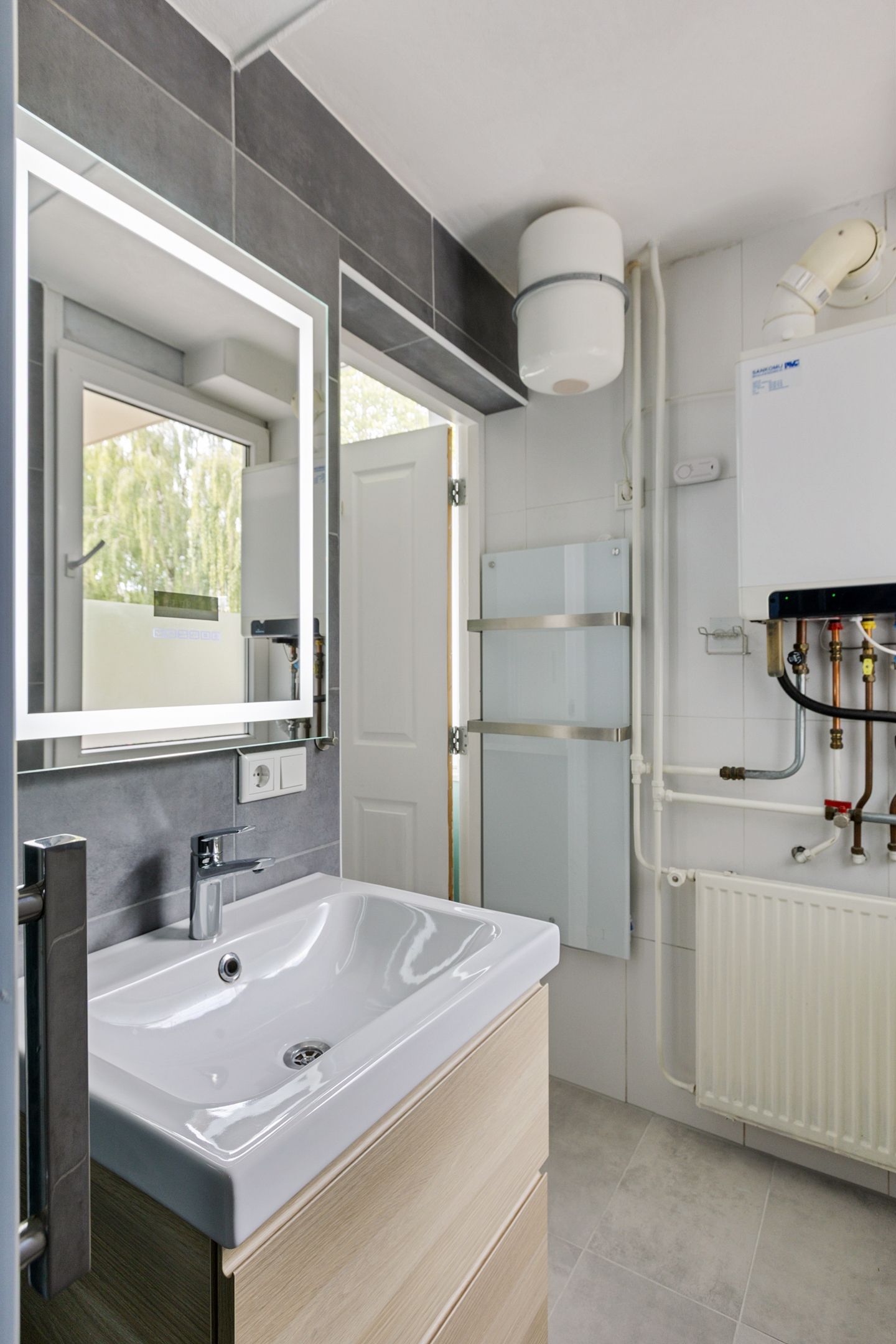 Photo 14 of Colenbranderstraat 3
