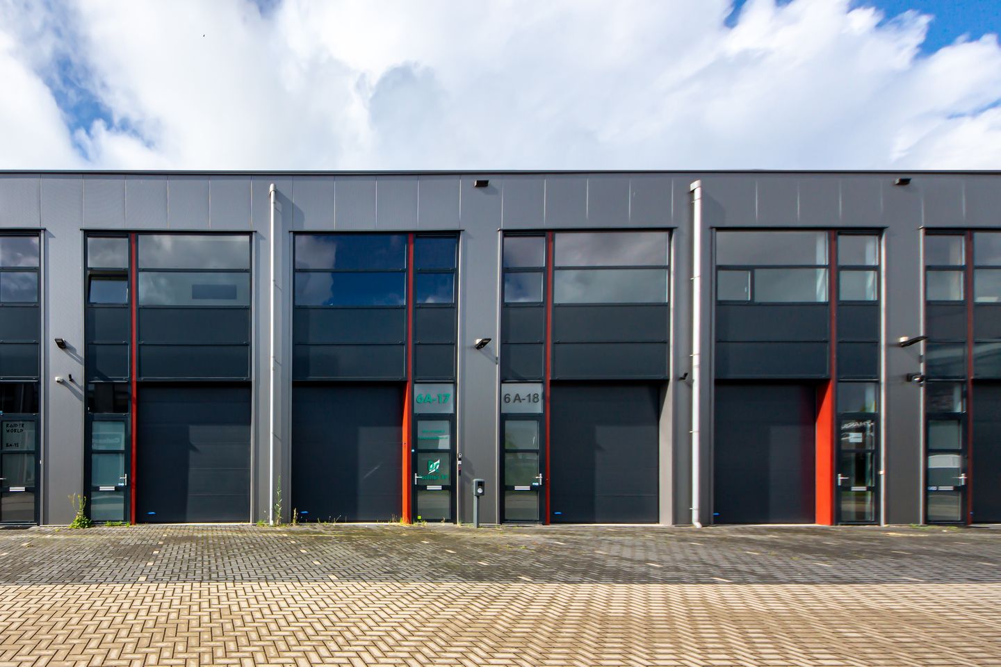 Bekijk foto 1 van Heliumweg 6-A17