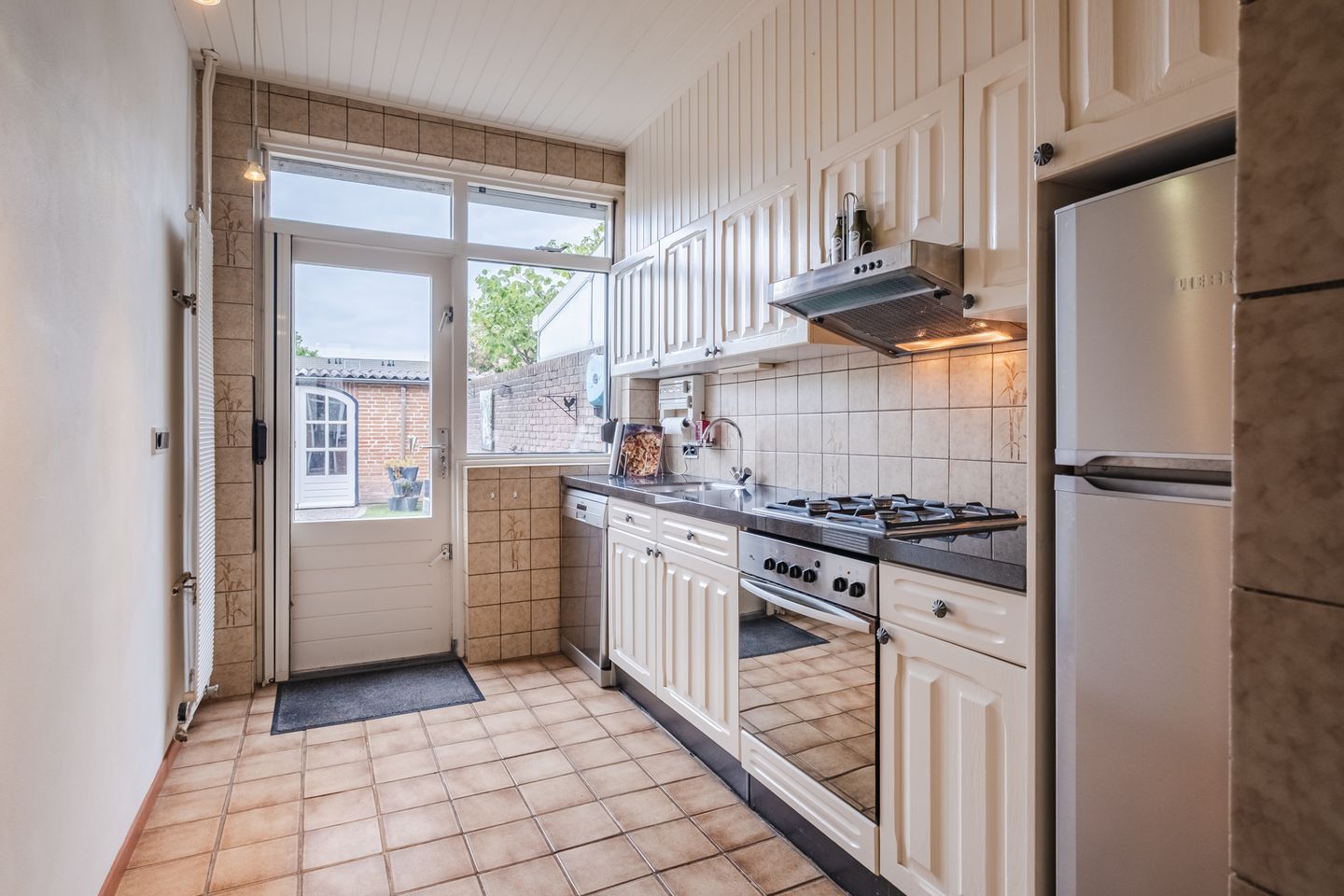Photo 10 of van Diemenstraat 26