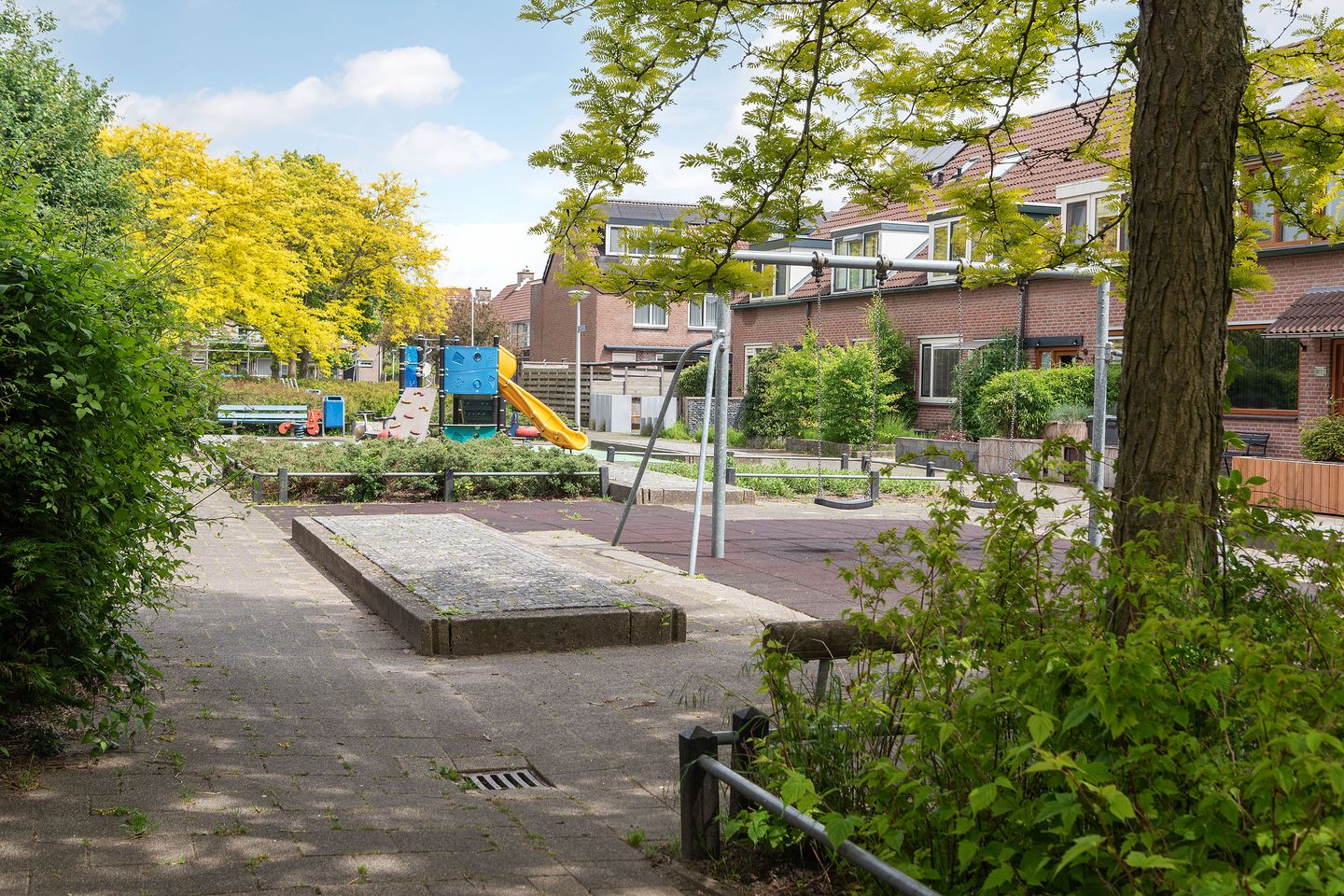 Photo 25 of Huygensstraat 2