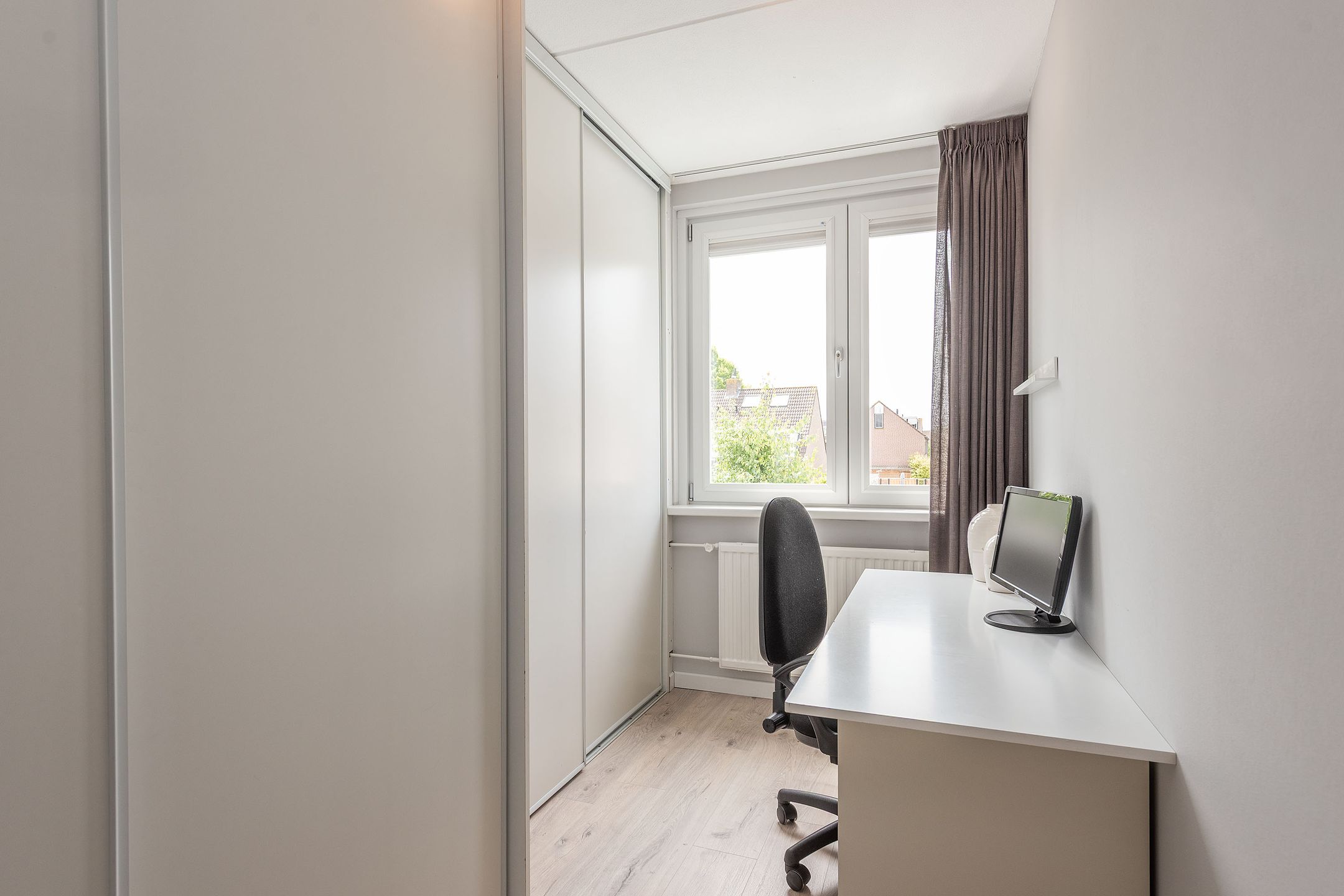 Photo 21 of Huygensstraat 2