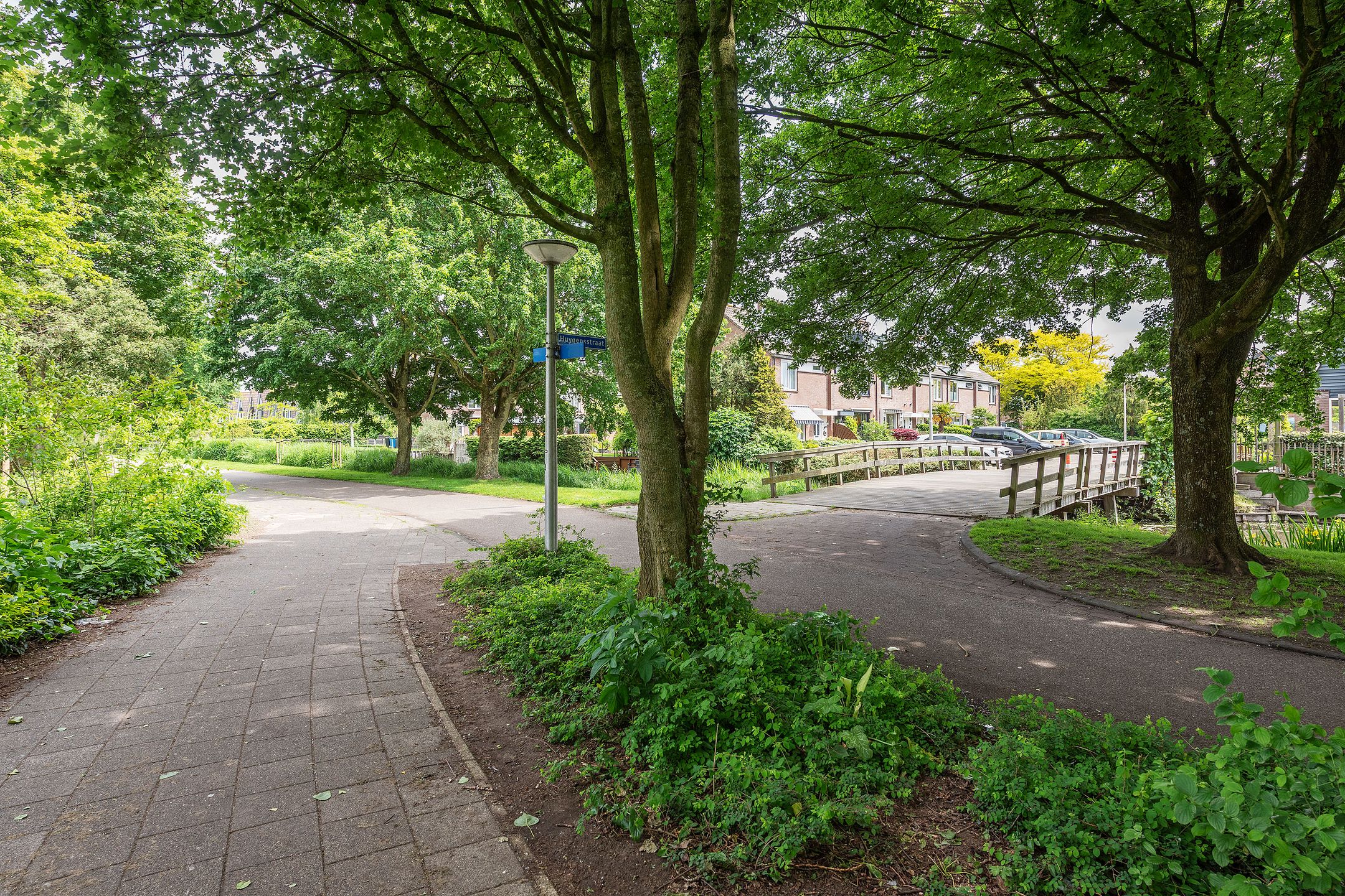 Photo 24 of Huygensstraat 2