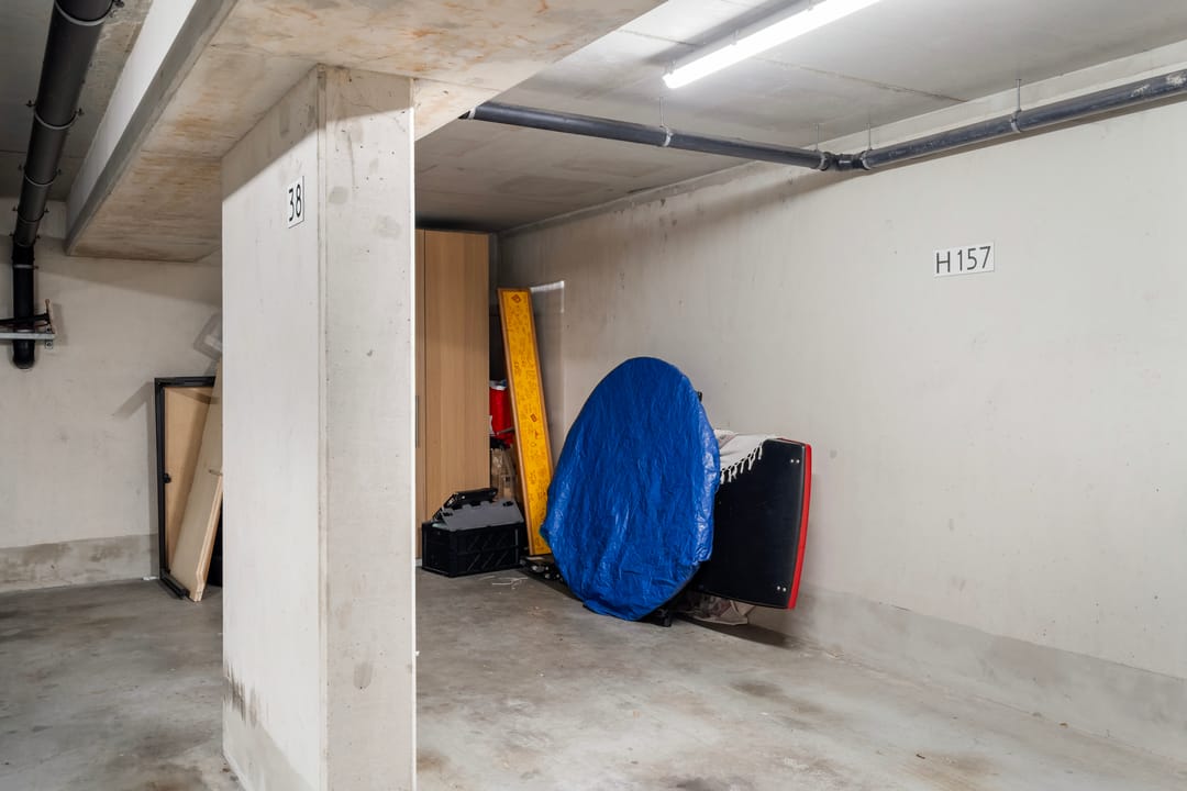 Renovated terraced house with west-facing terrace and private parking in historic Delfshaven — 52
