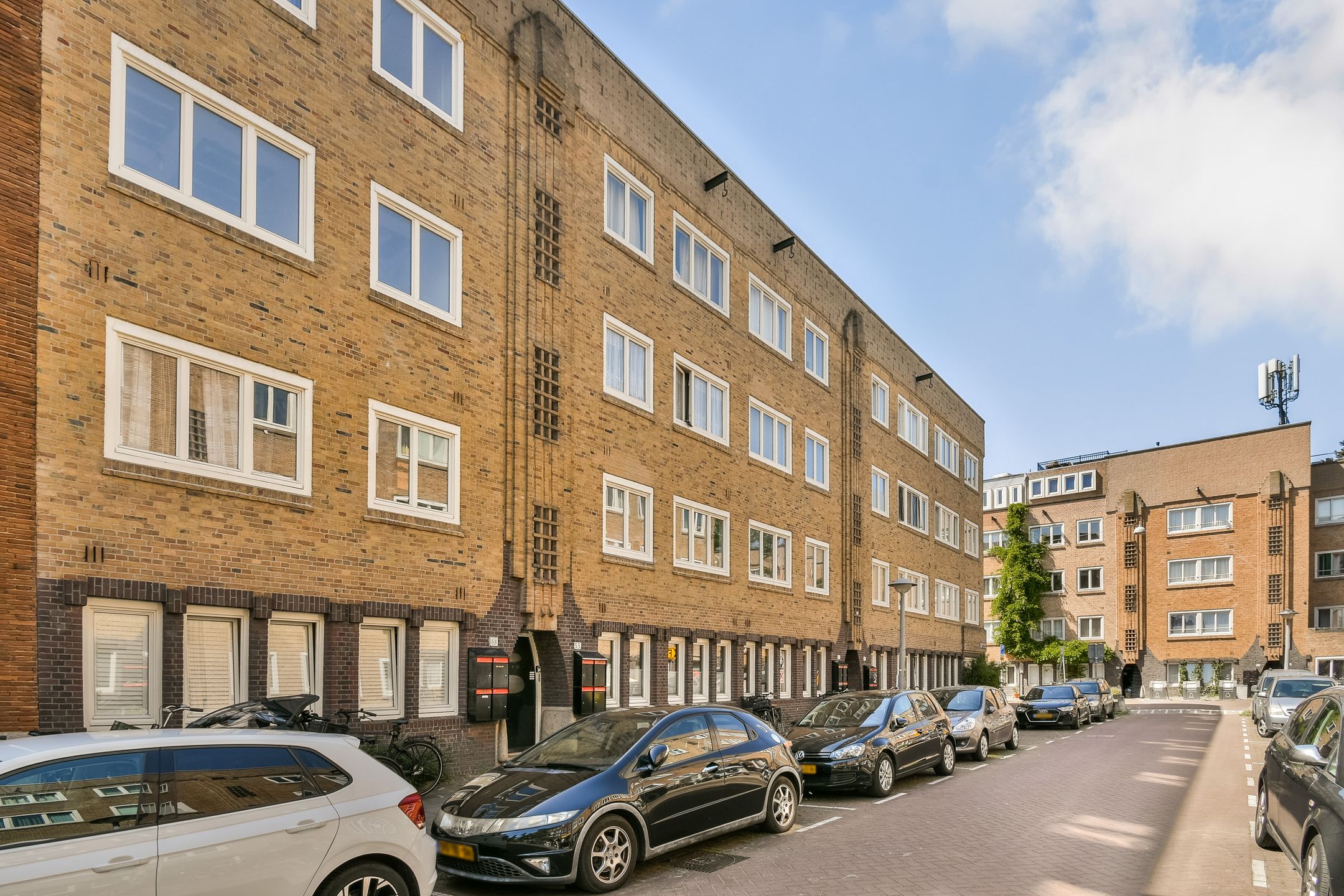 Photo 27 of Bloys van Treslongstraat 55-H
