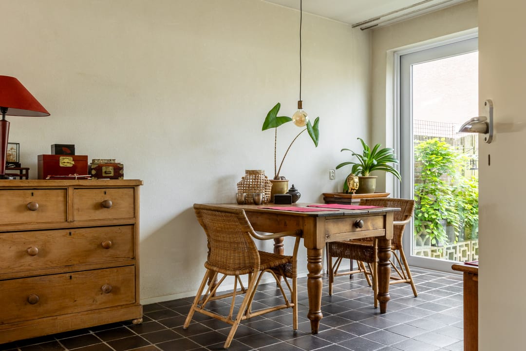 Terraced Family Home with Deep Garden in Child-Friendly Neighborhood — 11
