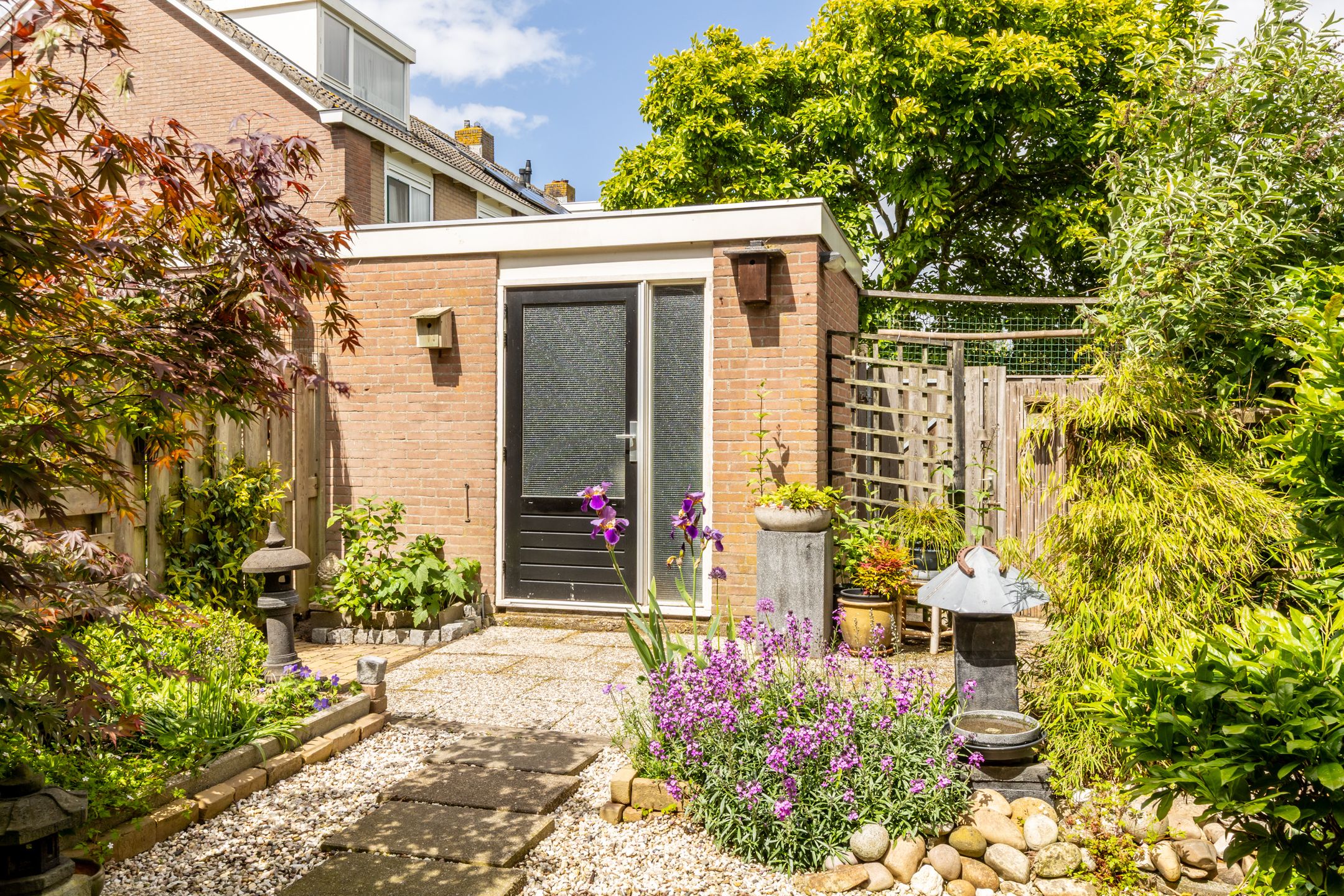 Terraced Family Home with Deep Garden in Child-Friendly Neighborhood — 42