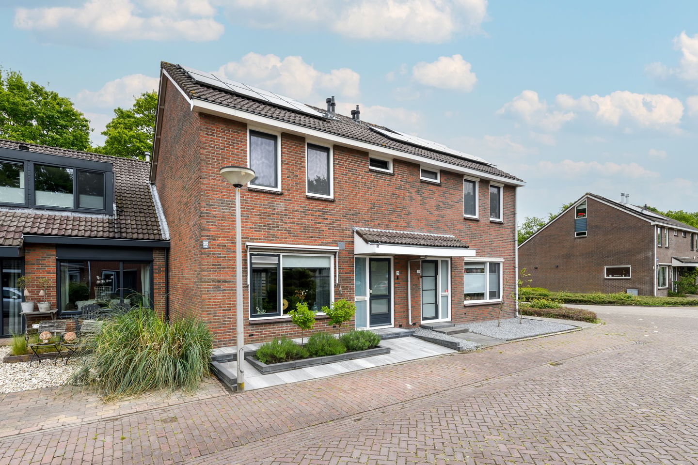 Foto 1 van Valkruid 27
