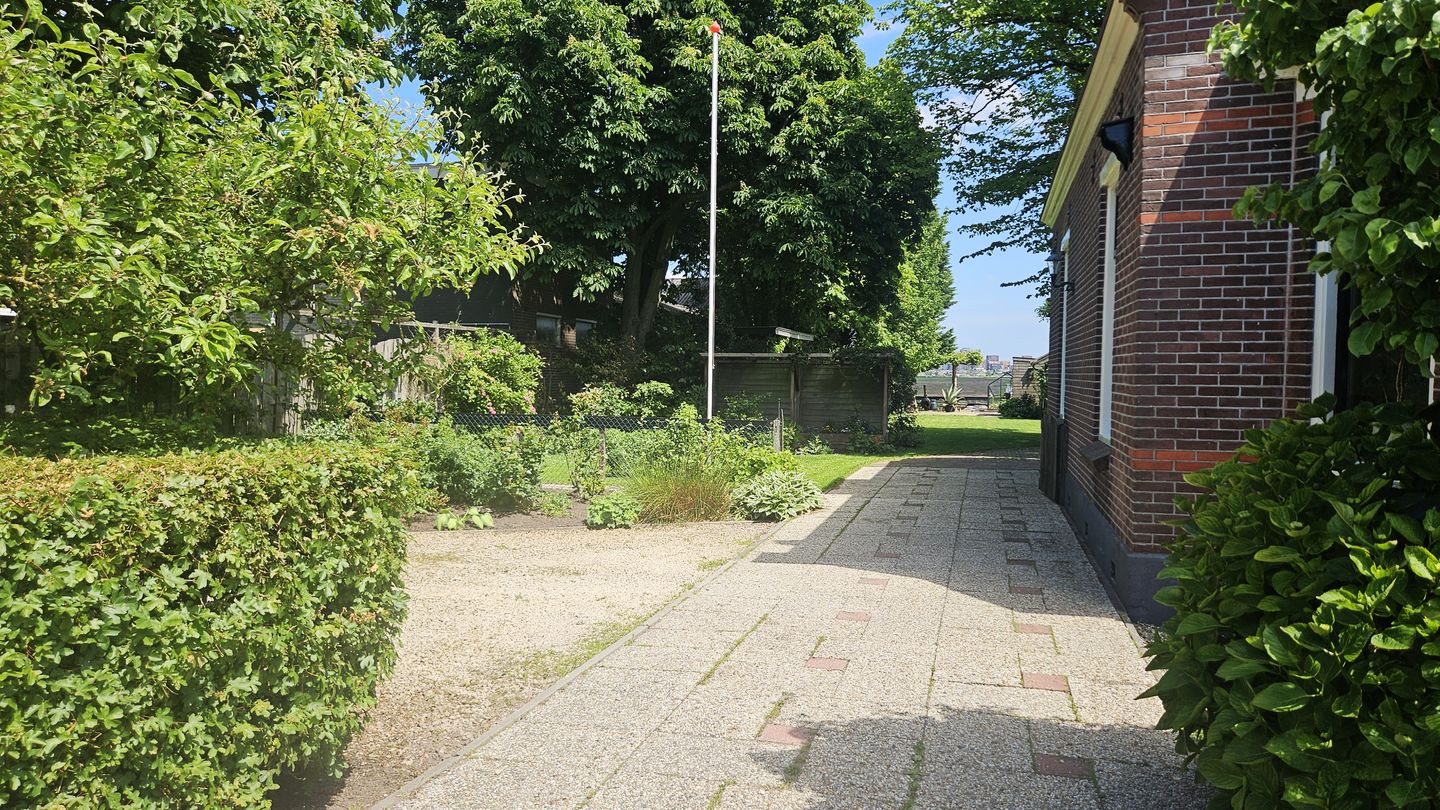 Foto 50 van Zuideinde 190