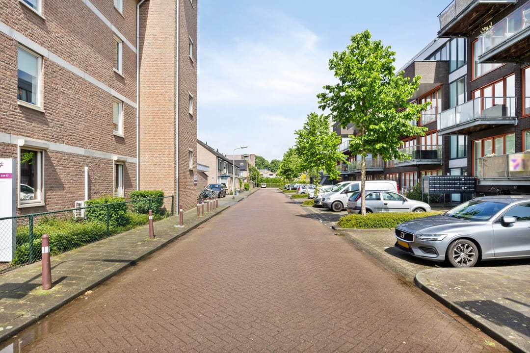 Photo 26 of Kamperfoeliestraat 12-F
