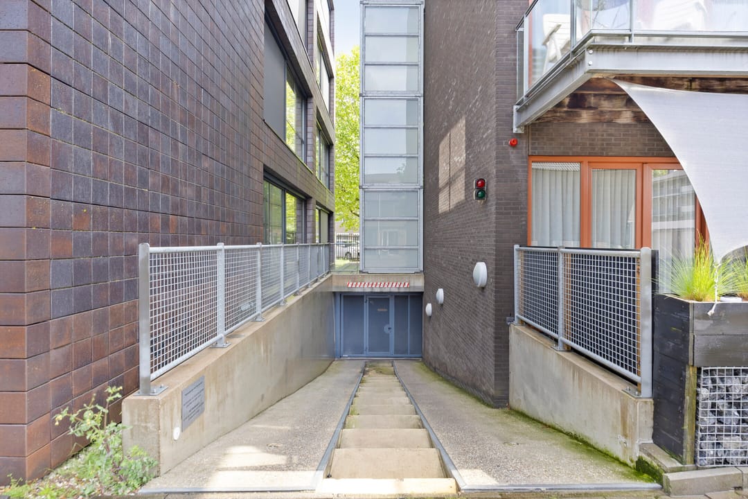 Photo 23 of Kamperfoeliestraat 12-F
