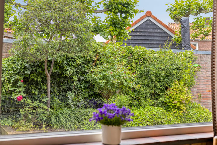 Twee-onder-één-kap te koop: St Odulphusstraat 12, Best