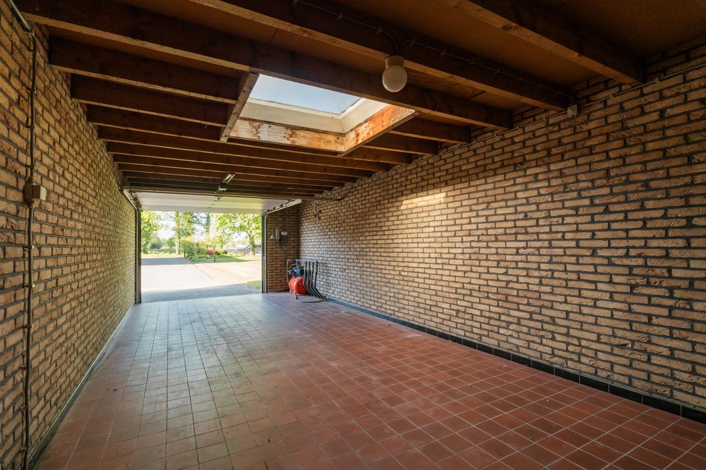Spacious Bungalow with Large Plot Near the Dutch Border — 49