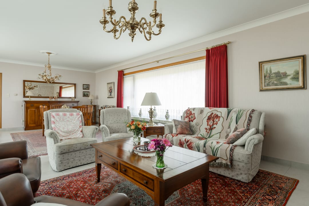Spacious Bungalow with Large Plot Near the Dutch Border — 11