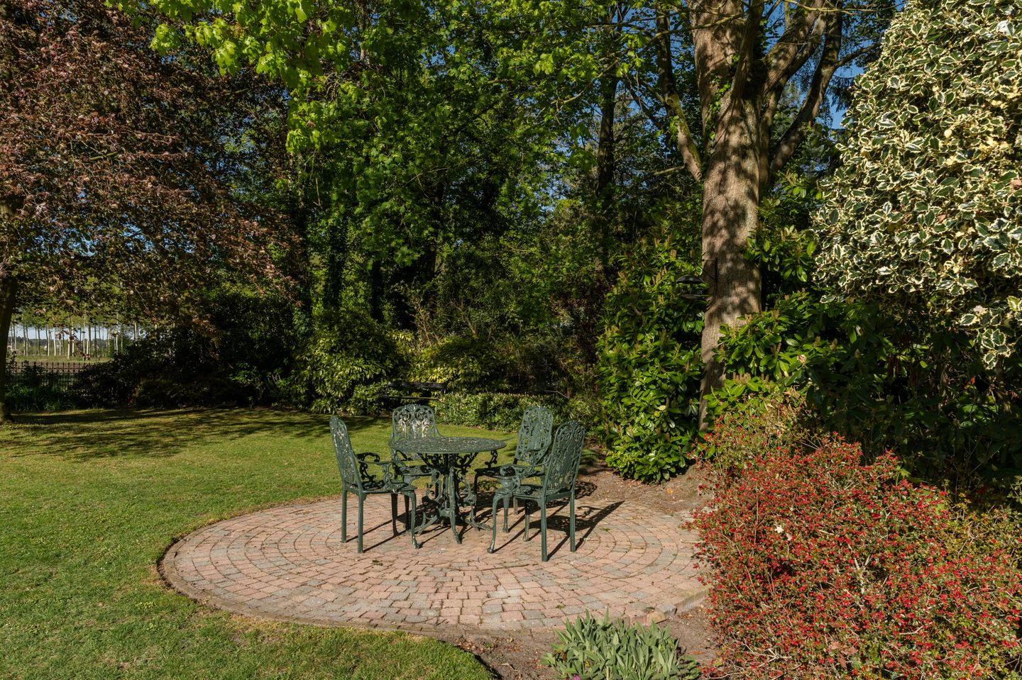 Spacious Bungalow with Large Plot Near the Dutch Border — 55