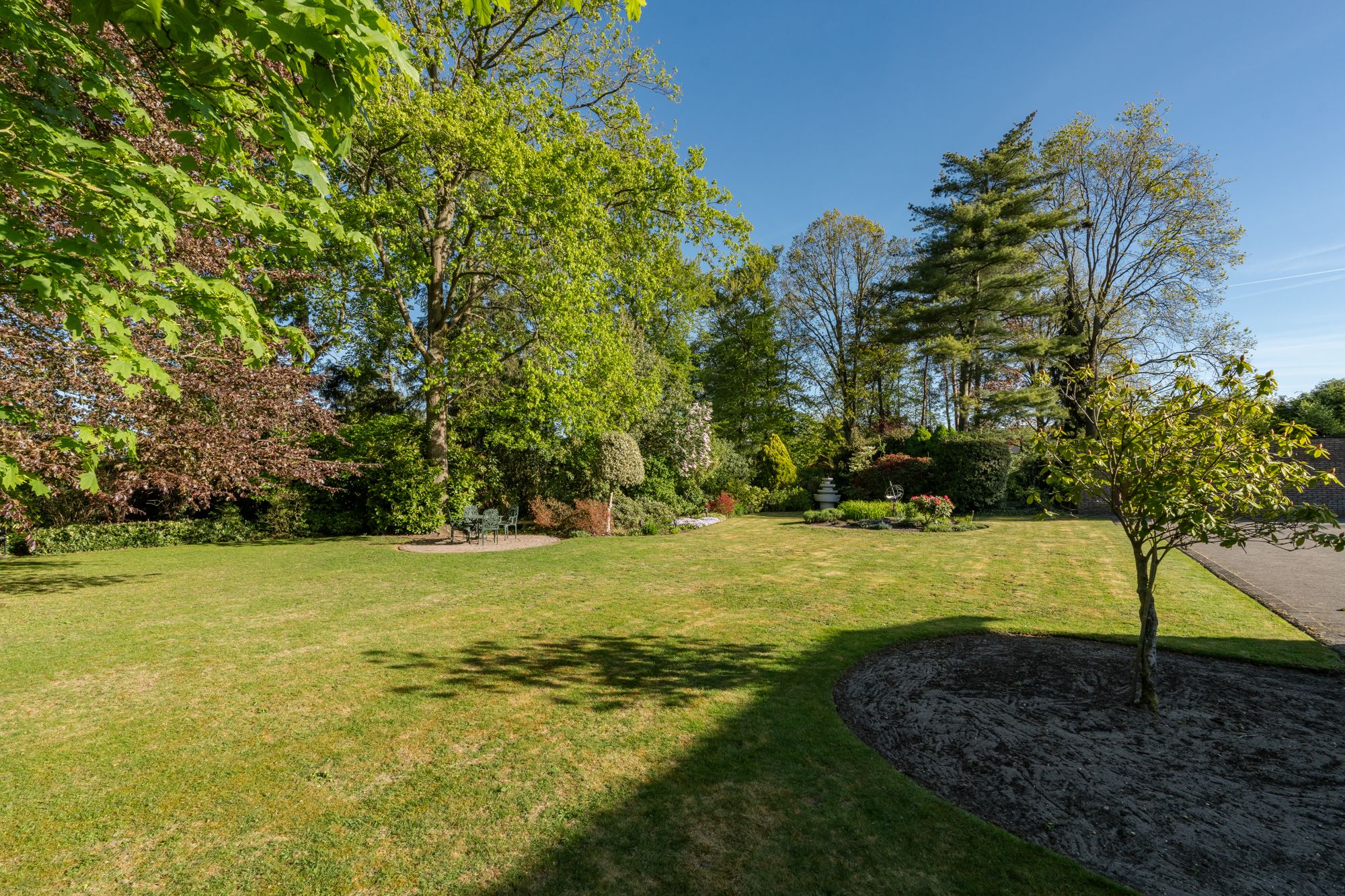 Spacious Bungalow with Large Plot Near the Dutch Border — 57