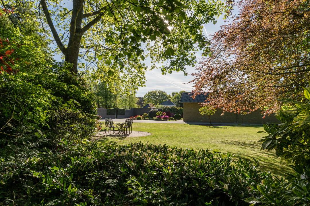 Spacious Bungalow with Large Plot Near the Dutch Border — 56