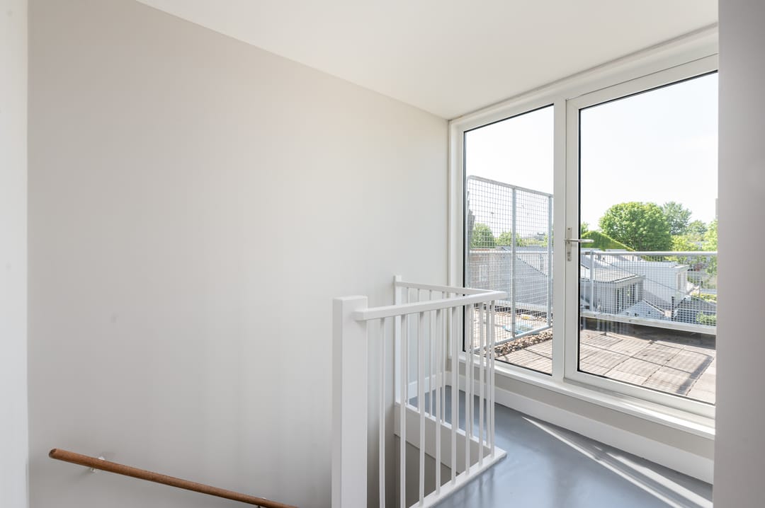 Modernized 4-Bedroom Corner Home with Roof Terrace in Almere Muziekwijk — 41