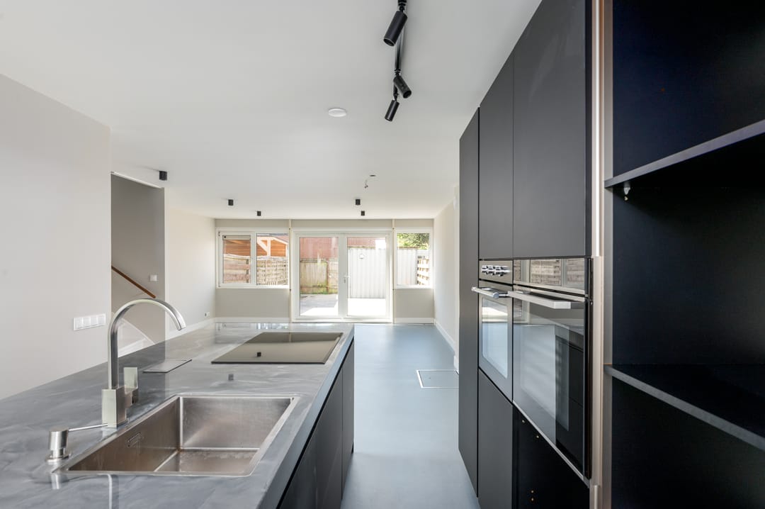Modernized 4-Bedroom Corner Home with Roof Terrace in Almere Muziekwijk — 26
