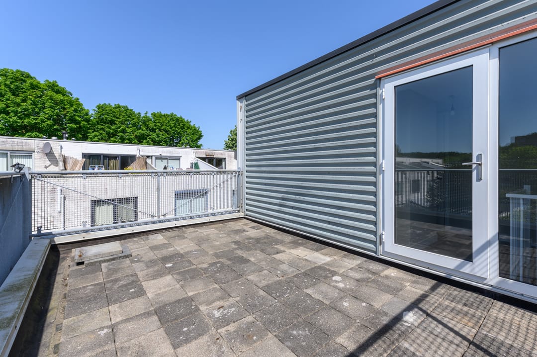 Modernized 4-Bedroom Corner Home with Roof Terrace in Almere Muziekwijk — 52