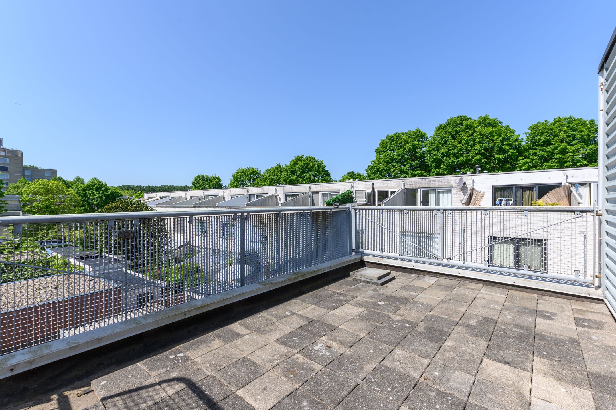 Modernized 4-Bedroom Corner Home with Roof Terrace in Almere Muziekwijk — 51
