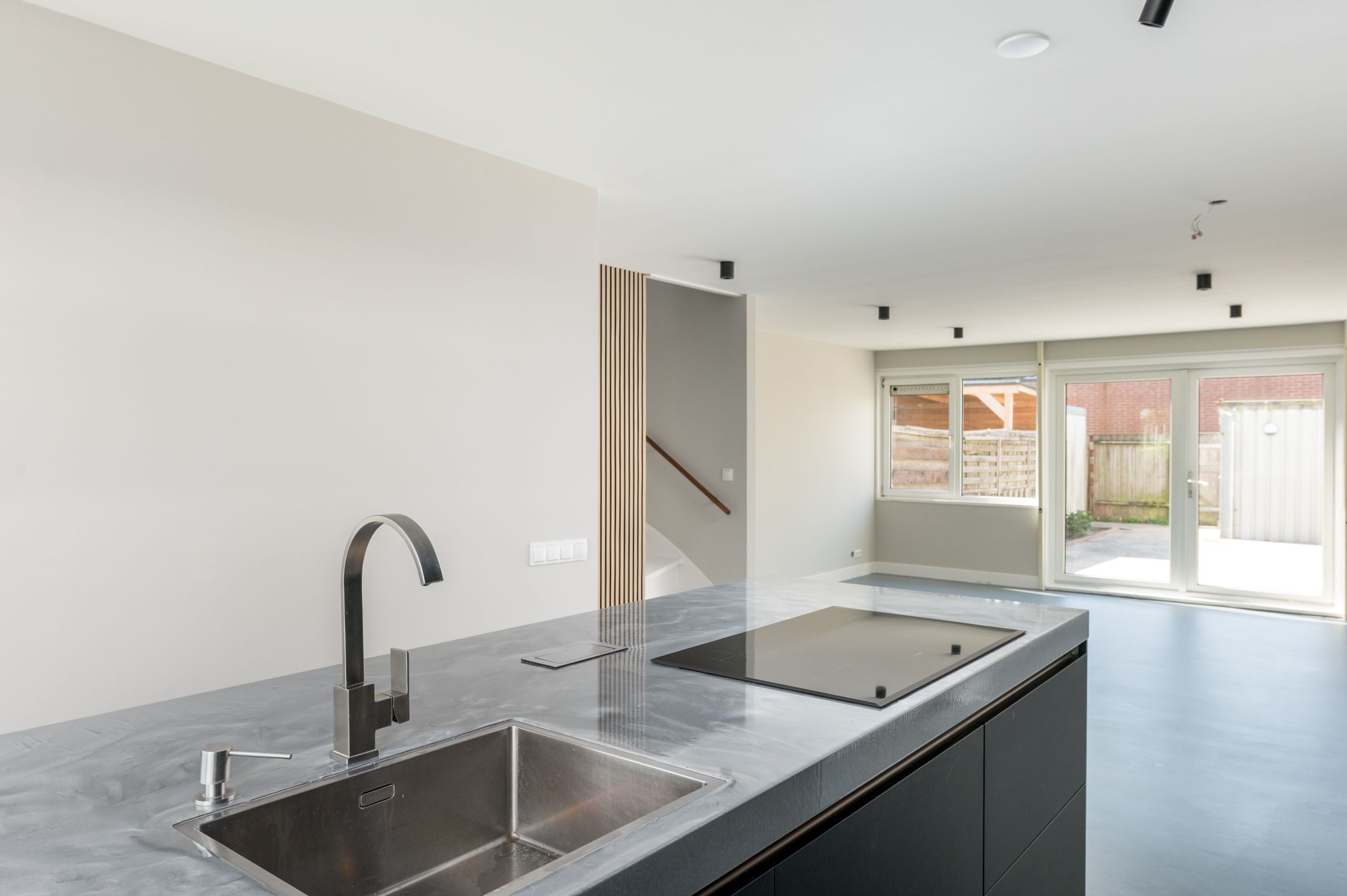 Modernized 4-Bedroom Corner Home with Roof Terrace in Almere Muziekwijk — 27