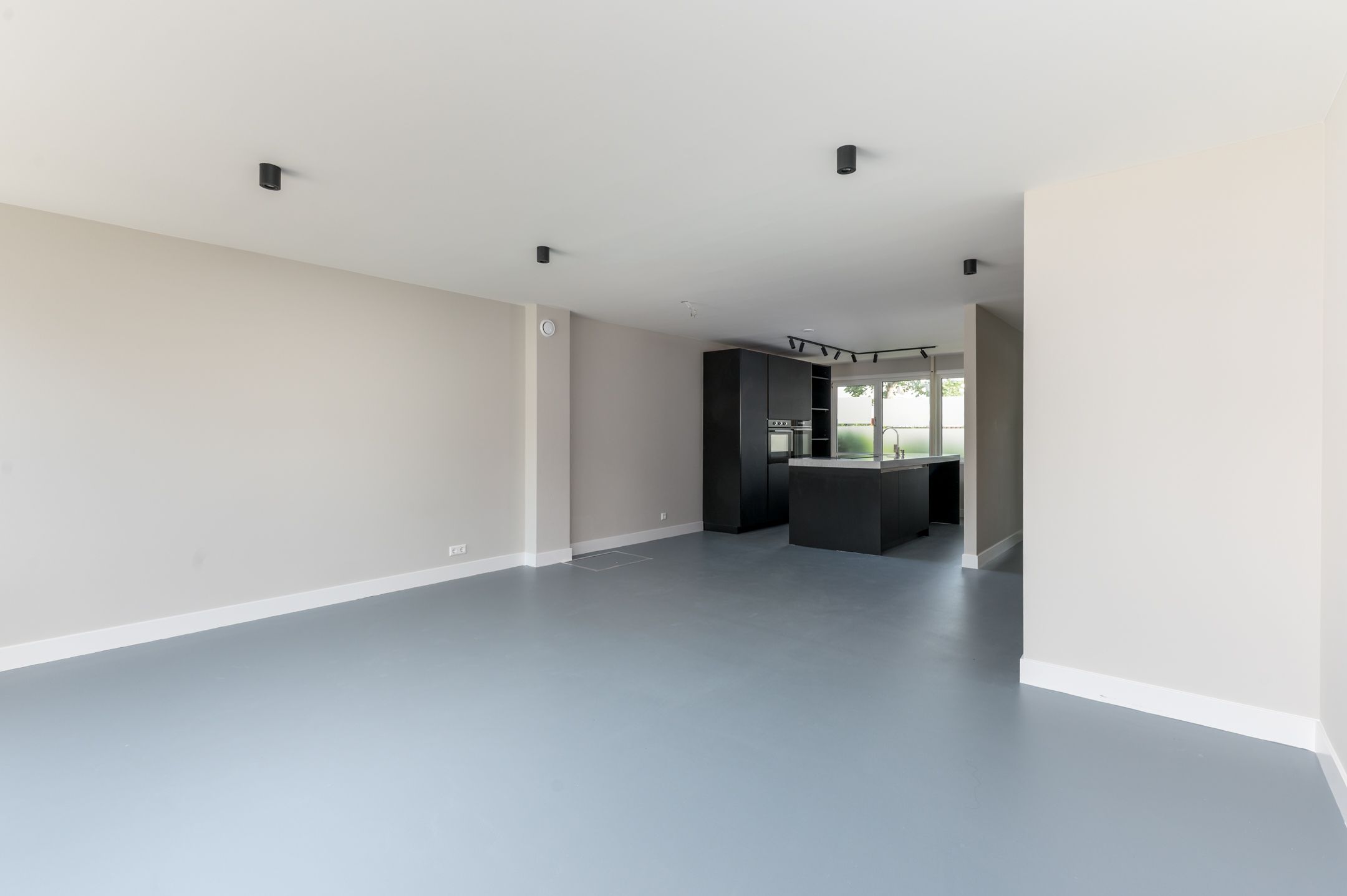 Modernized 4-Bedroom Corner Home with Roof Terrace in Almere Muziekwijk — 21
