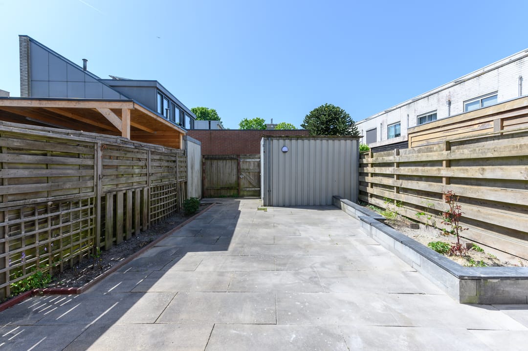 Modernized 4-Bedroom Corner Home with Roof Terrace in Almere Muziekwijk — 56