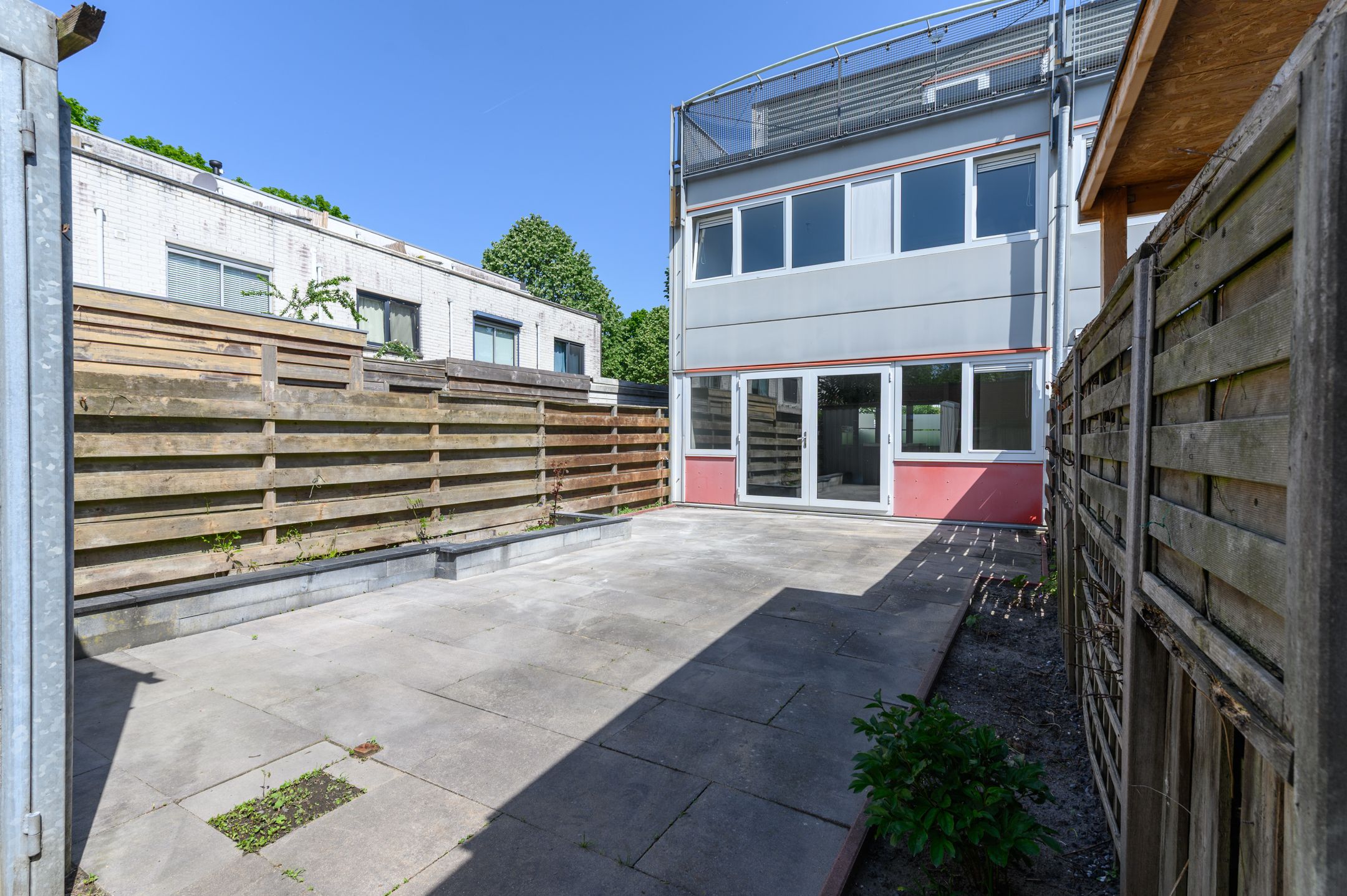 Modernized 4-Bedroom Corner Home with Roof Terrace in Almere Muziekwijk — 57