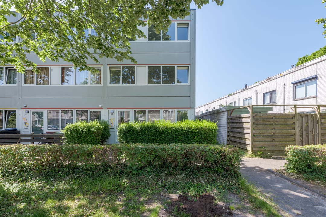 Modernized 4-Bedroom Corner Home with Roof Terrace in Almere Muziekwijk — 8