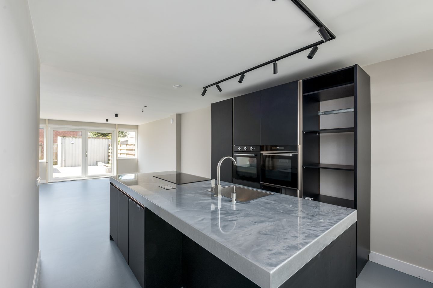 Modernized 4-Bedroom Corner Home with Roof Terrace in Almere Muziekwijk — 25
