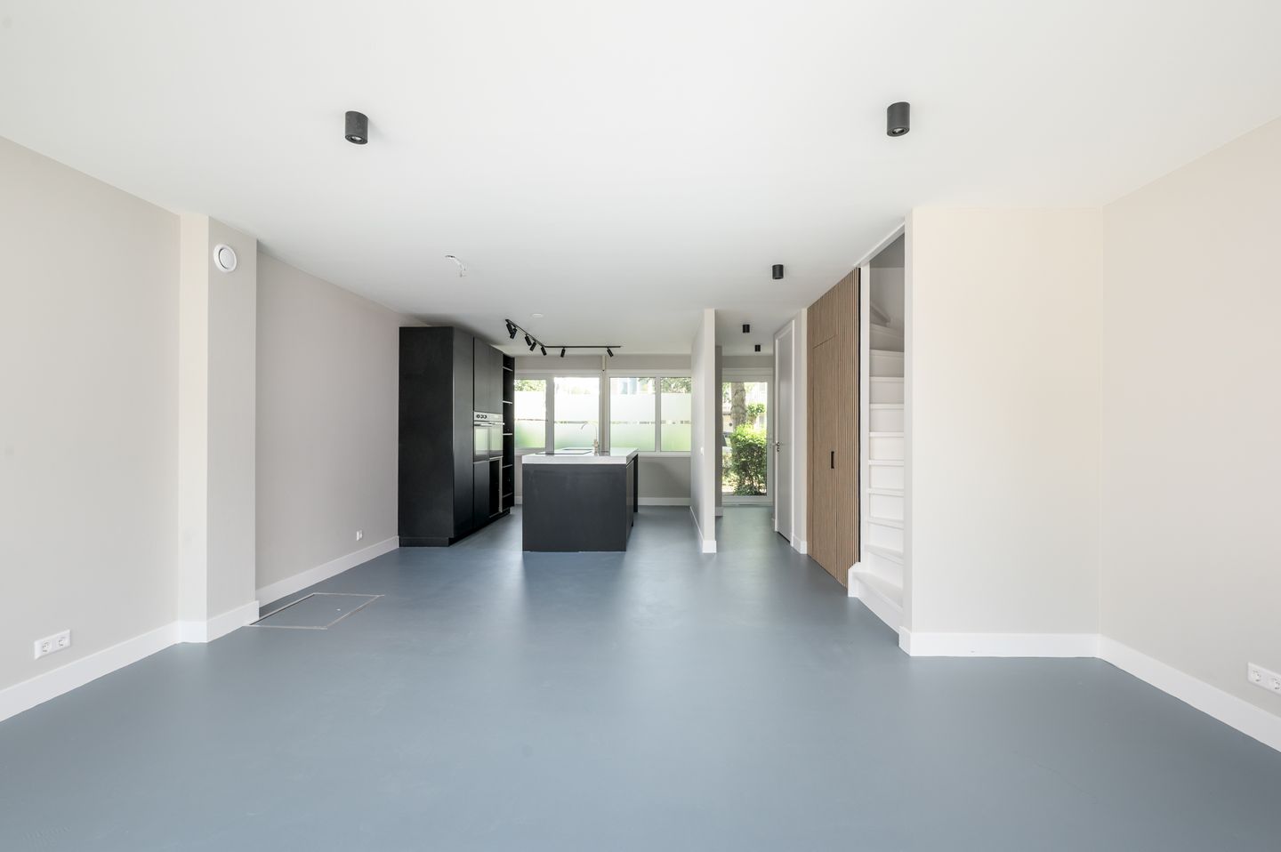 Modernized 4-Bedroom Corner Home with Roof Terrace in Almere Muziekwijk — 20