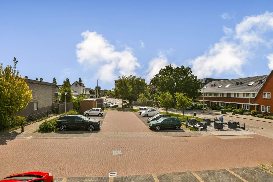 Spacious Move-In Ready Apartment with Sunny Balcony in Popular Postwijk Neighborhood — 16