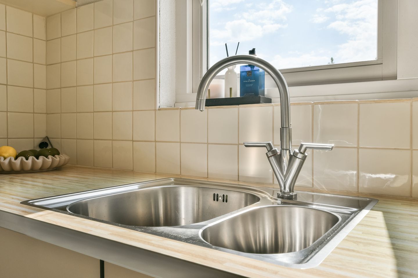 Spacious Move-In Ready Apartment with Sunny Balcony in Popular Postwijk Neighborhood — 10