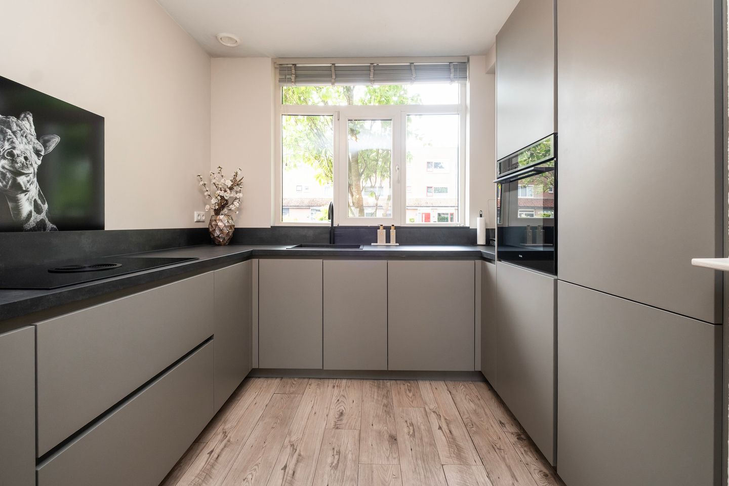 Foto 4 van Thomsonstraat 68