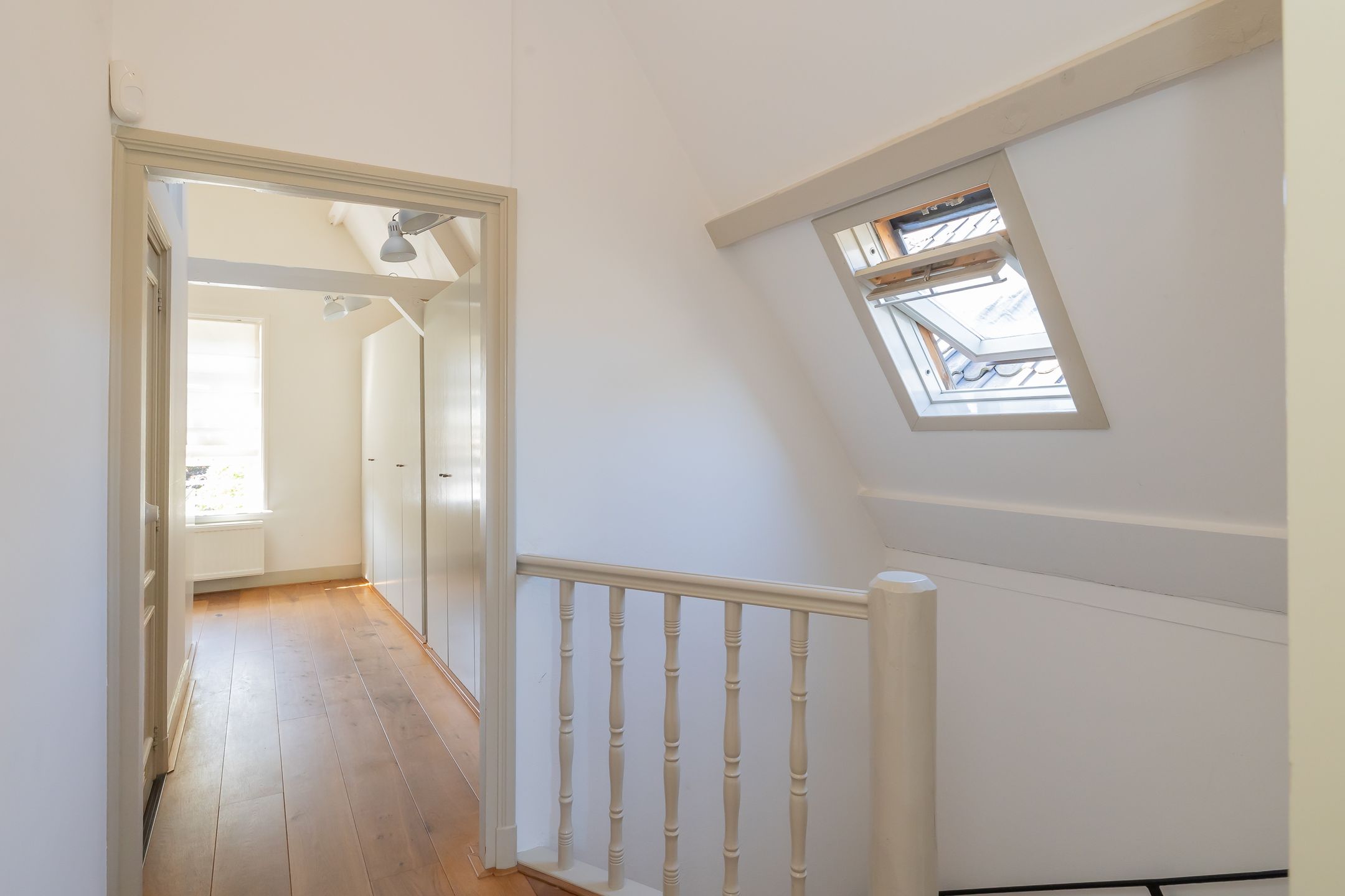 Photo 36 of Voorstraat 50