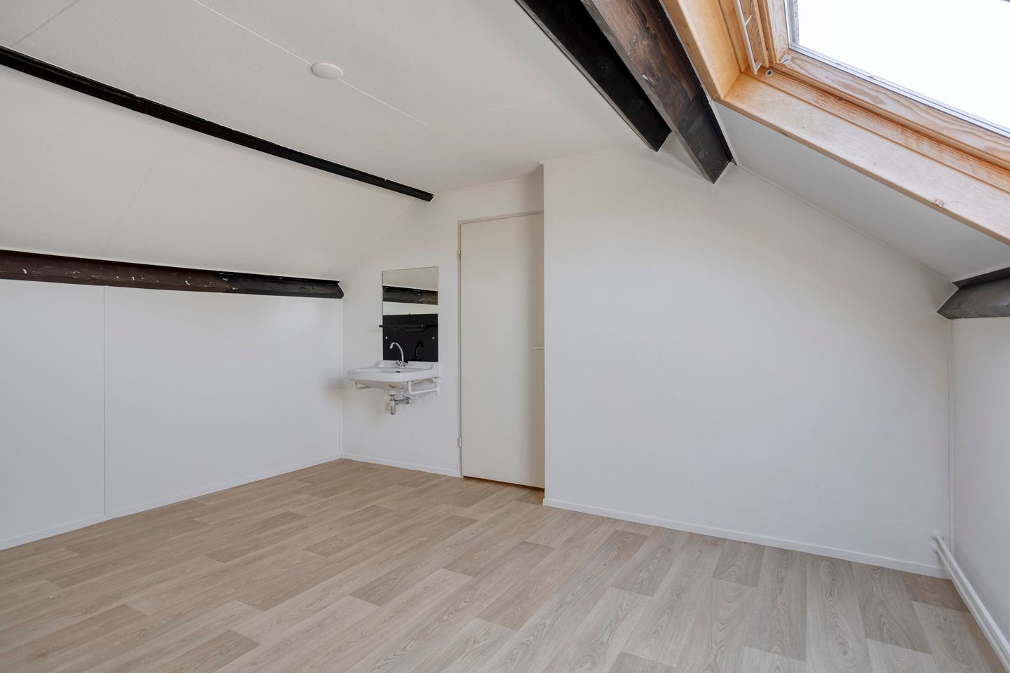 Spacious Family Home with Four Bedrooms in Child-Friendly Uden Neighborhood — 25