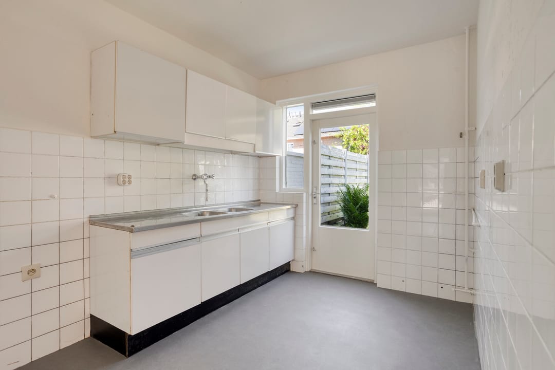 Spacious Family Home with Four Bedrooms in Child-Friendly Uden Neighborhood — 11
