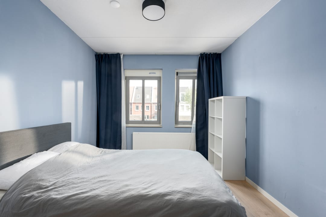 Spacious Five Room Family Home with Modern Kitchen in Almere Poort — 28