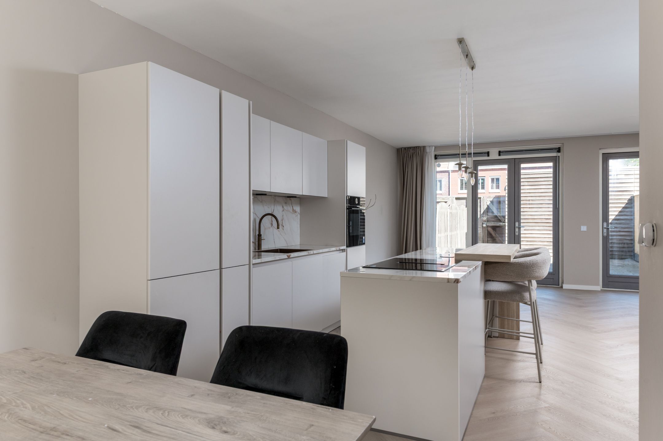Spacious Five Room Family Home with Modern Kitchen in Almere Poort — 24