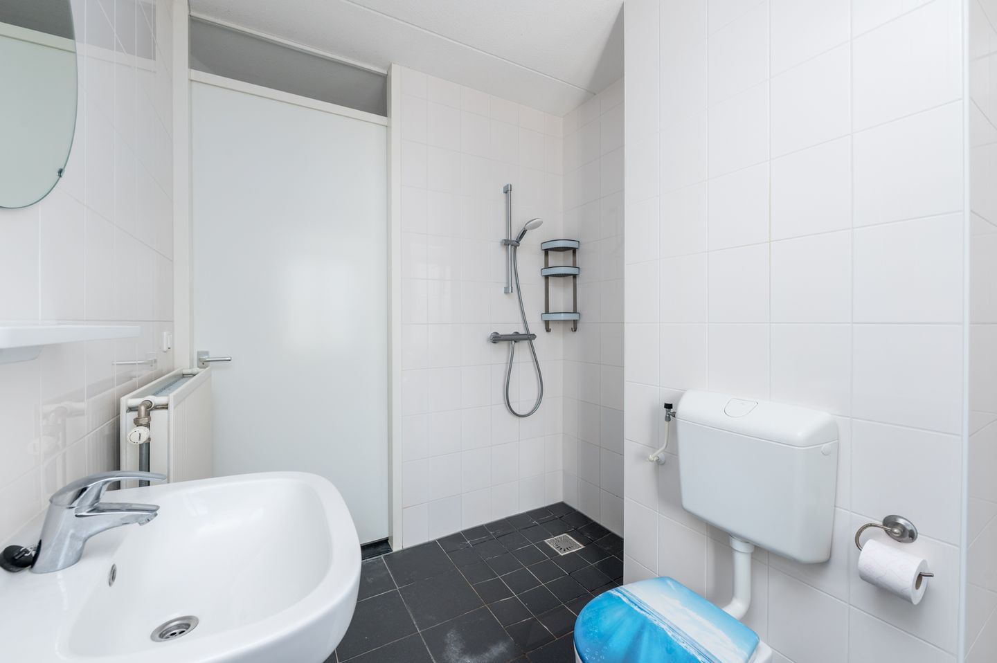 Spacious Five Room Family Home with Modern Kitchen in Almere Poort — 35