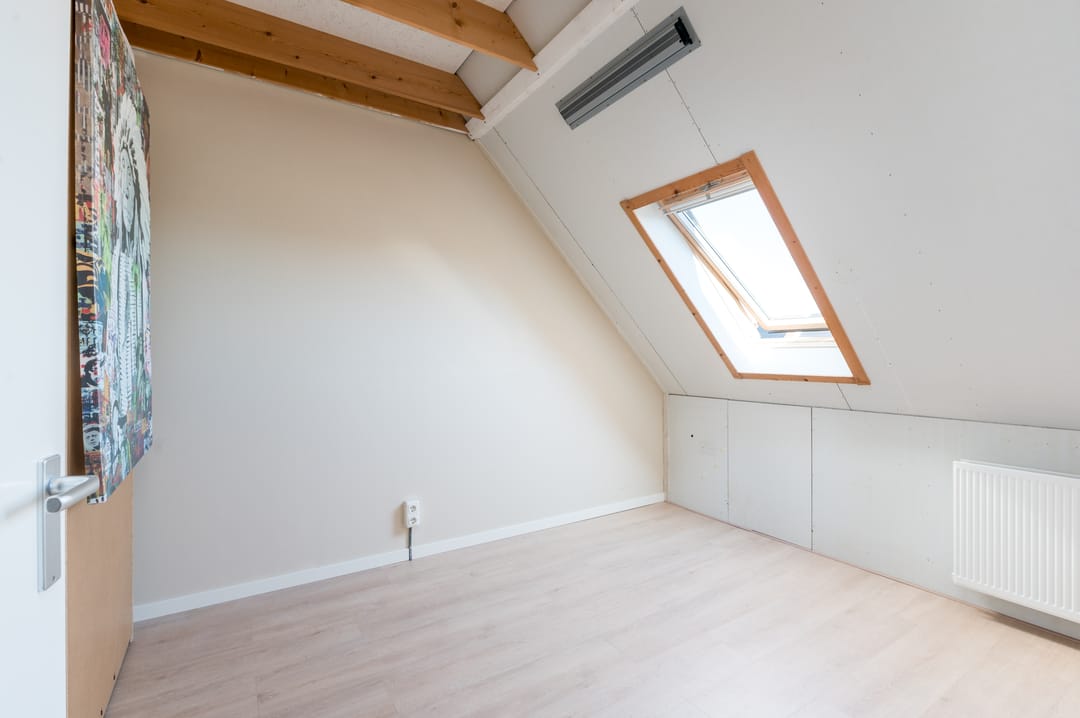 Spacious Five Room Family Home with Modern Kitchen in Almere Poort — 38
