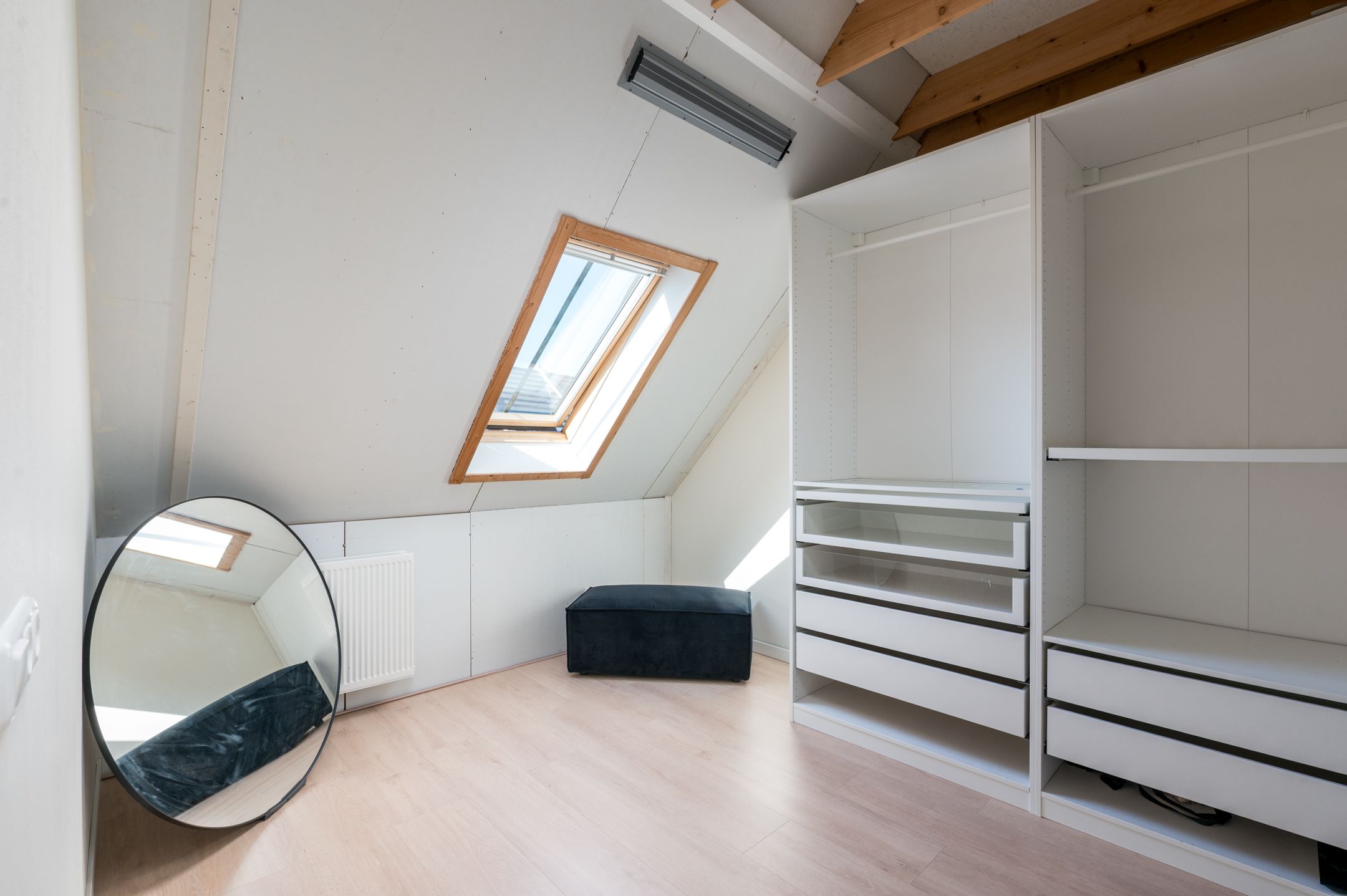 Spacious Five Room Family Home with Modern Kitchen in Almere Poort — 42
