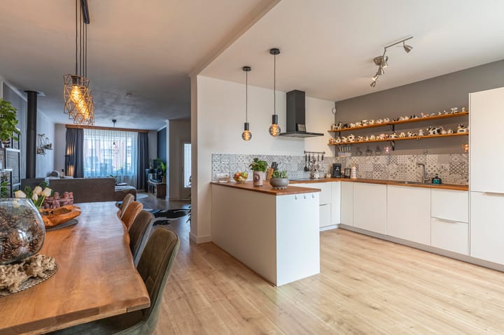Tussenwoning te koop: Emmastraat 5, Landgraaf