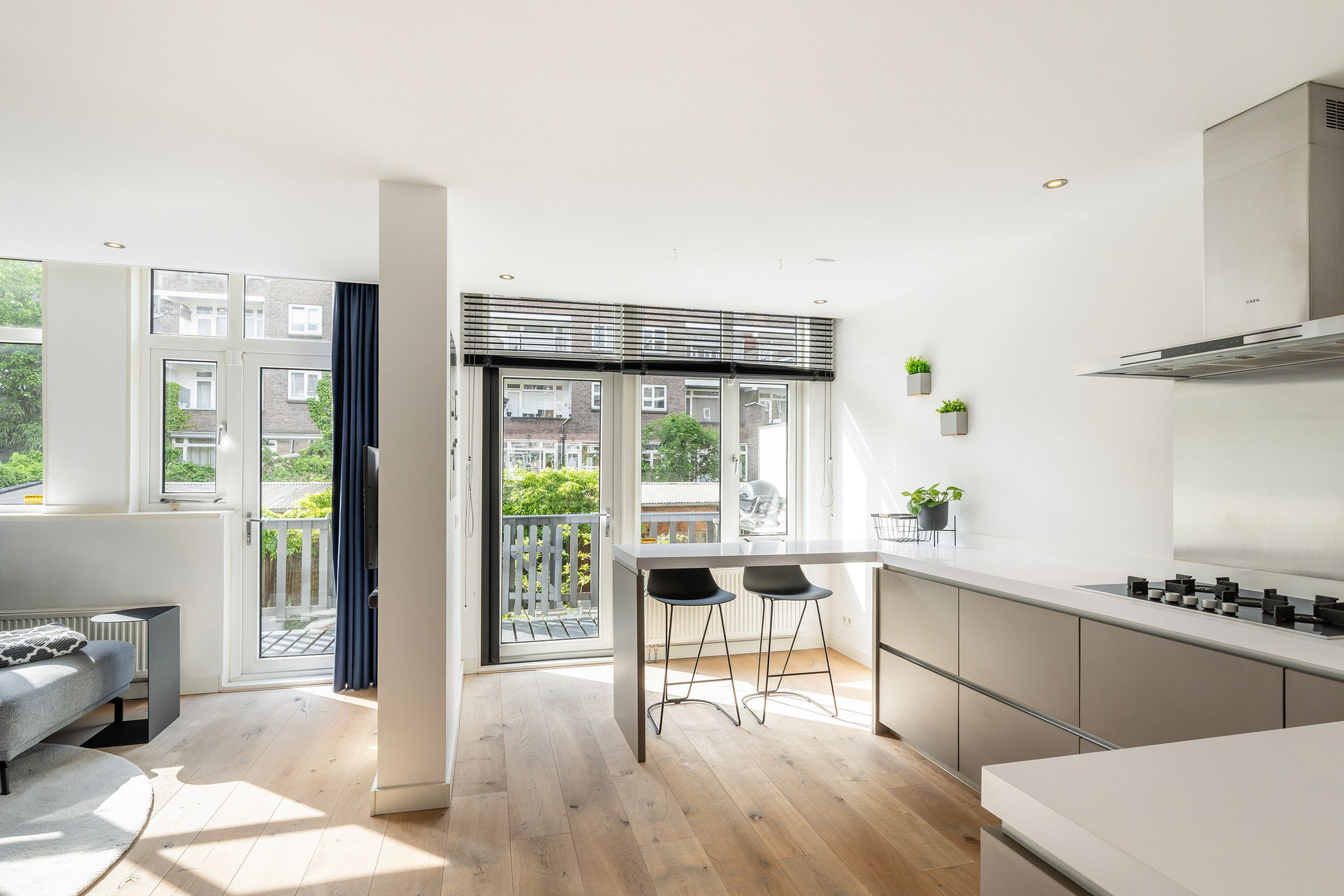 Photo 9 of Van der Meydestraat 20-A