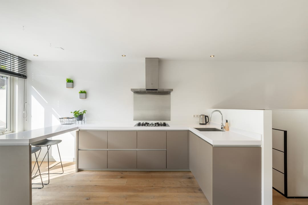 Photo 2 of Van der Meydestraat 20-A