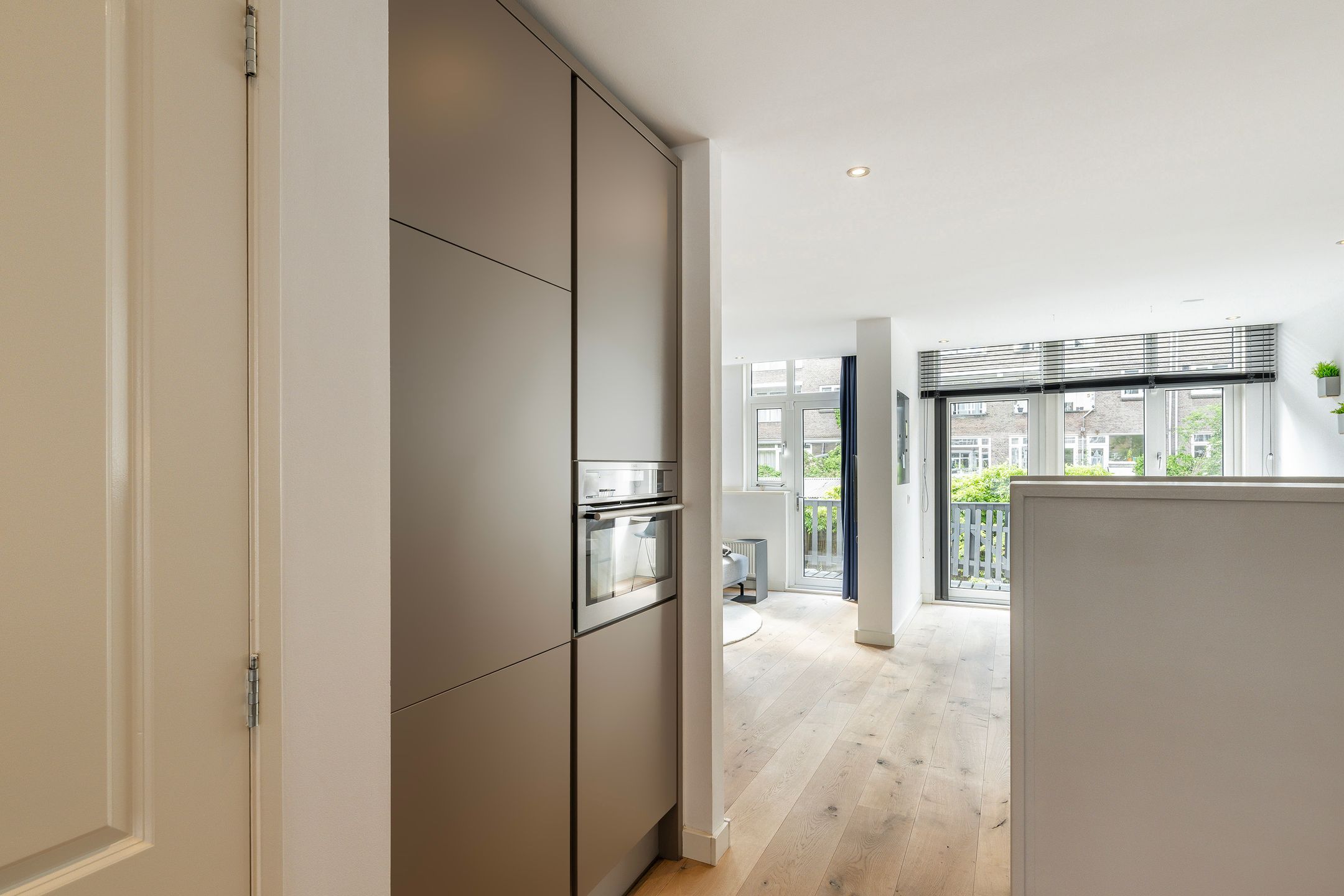 Photo 15 of Van der Meydestraat 20-A