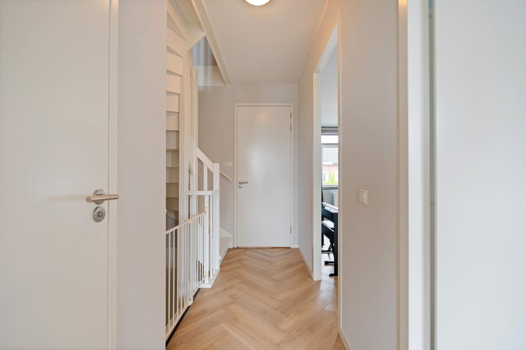 Photo 32 of Duivenvoordestraat 9