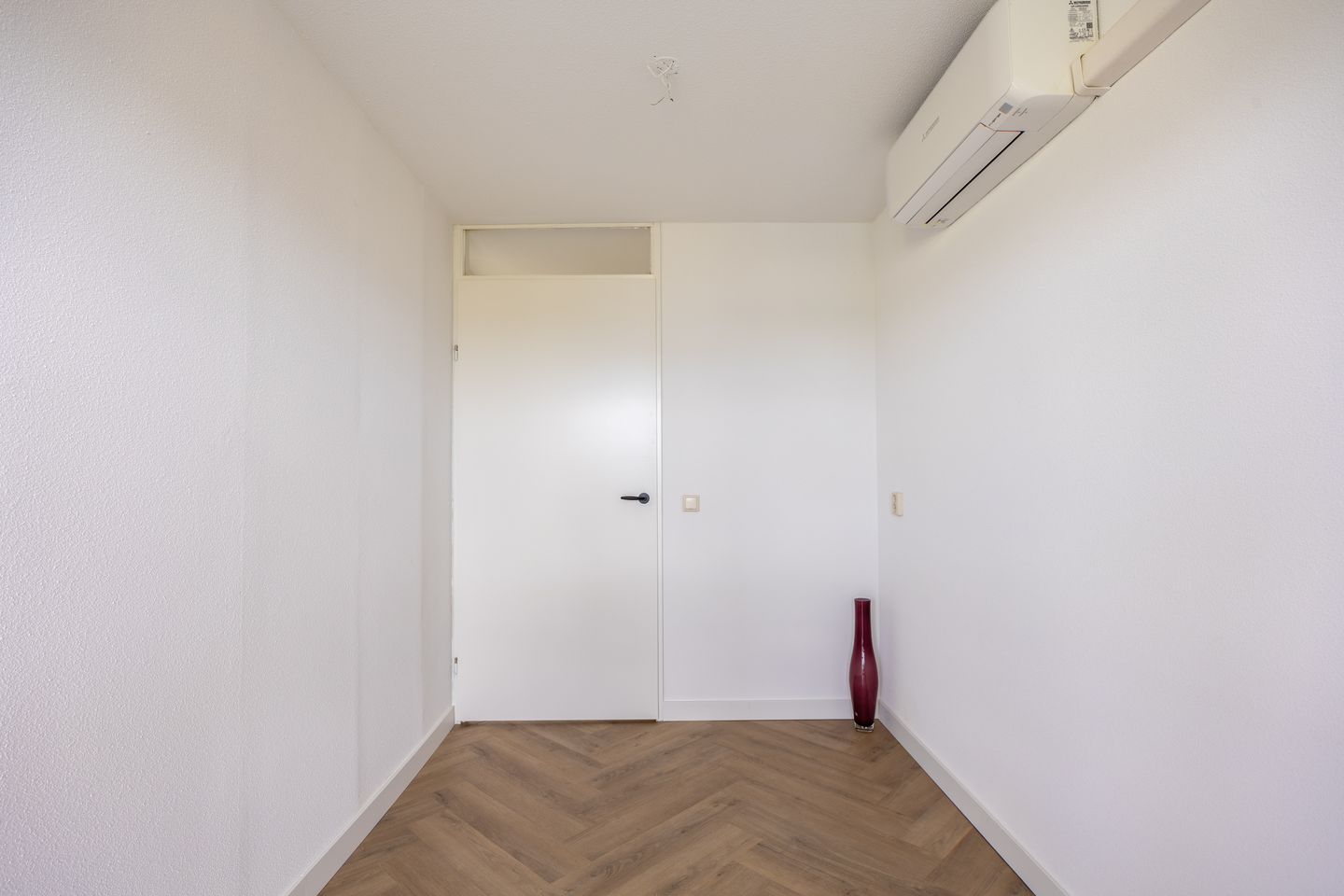 Photo 14 of Walstro 19