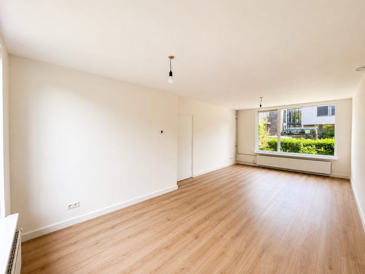 Photo 2 of Justus van Effenstraat 12